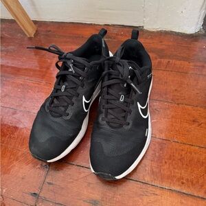 Nike Black and White Athletic Shoes with Sleek Design